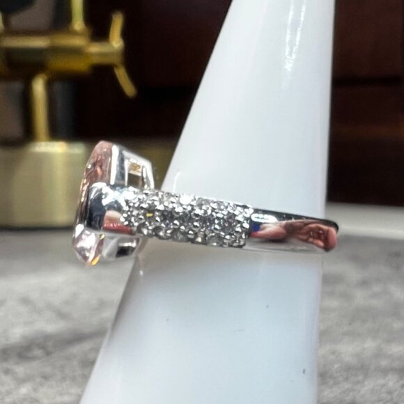 Ring Bomb Party Ring size 6 NWOT Peach stone CZ pave style accents silver color - Picture 4 of 7